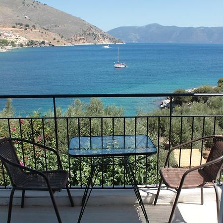 Ballas Apartments Agia Efimia Bagian luar foto