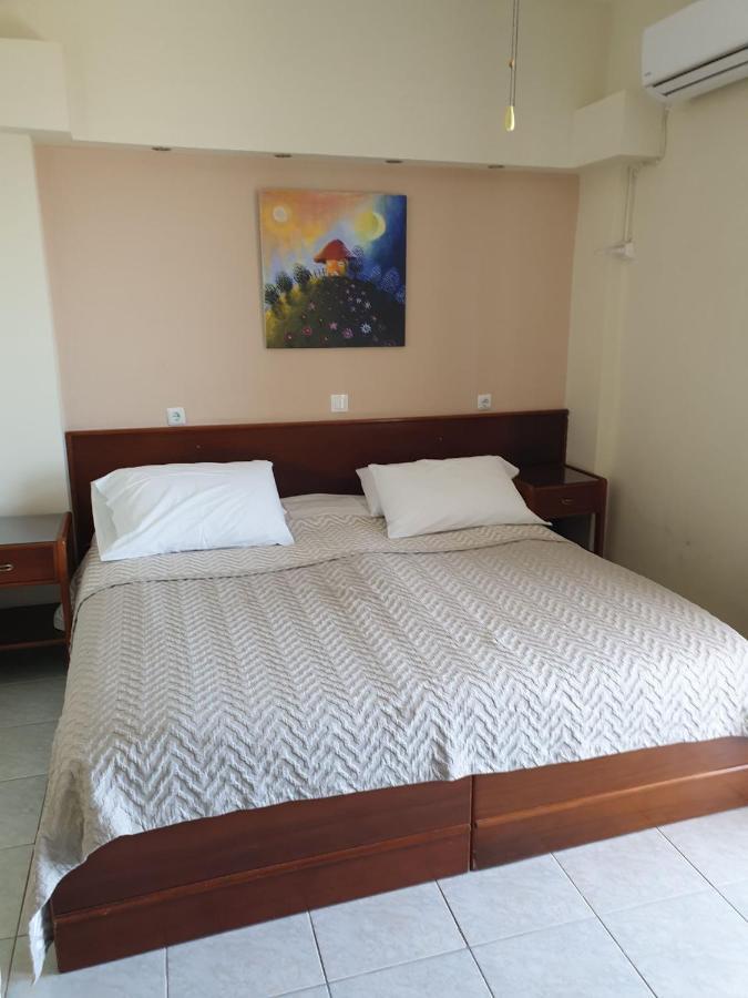 Ballas Apartments Agia Efimia Bagian luar foto