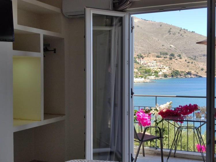 Ballas Apartments Agia Efimia Bagian luar foto