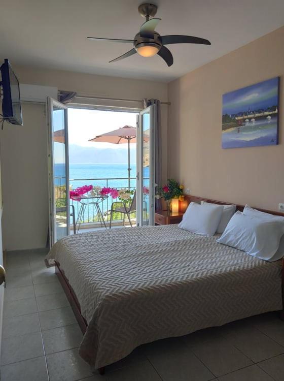Ballas Apartments Agia Efimia Bagian luar foto