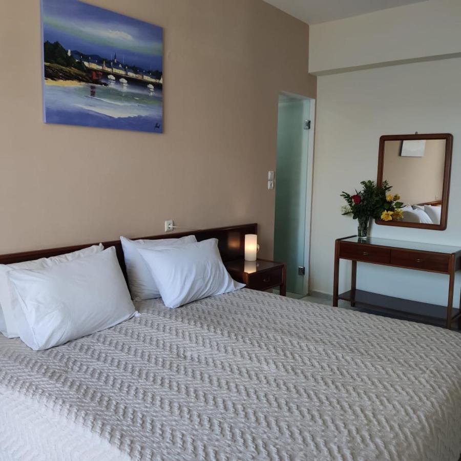 Ballas Apartments Agia Efimia Bagian luar foto