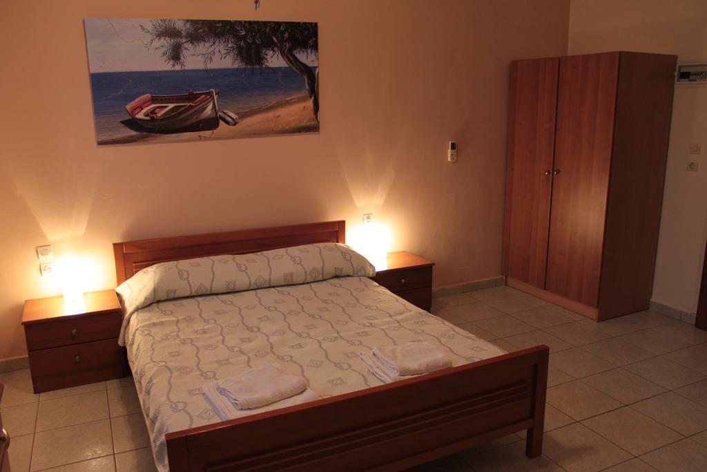 Ballas Apartments Agia Efimia Ruang foto