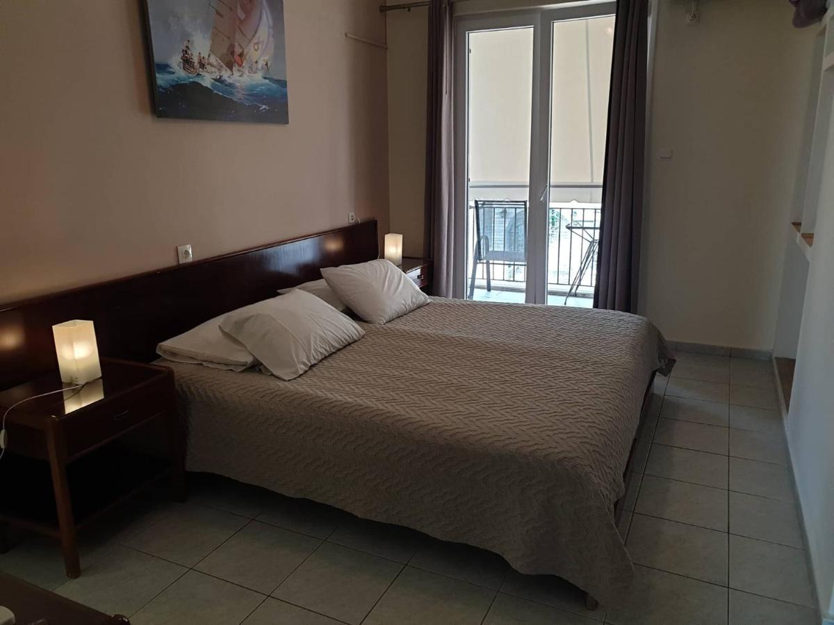 Ballas Apartments Agia Efimia Bagian luar foto