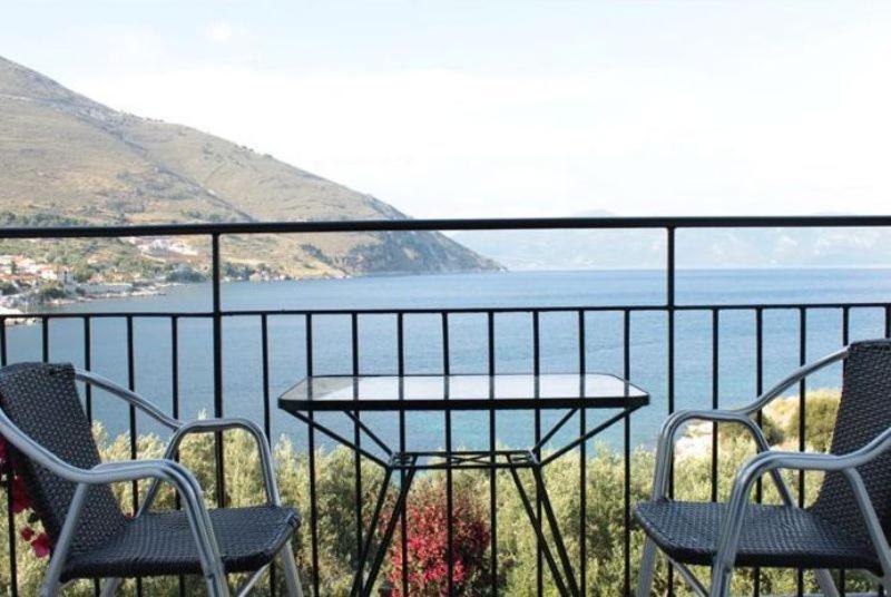 Ballas Apartments Agia Efimia Ruang foto