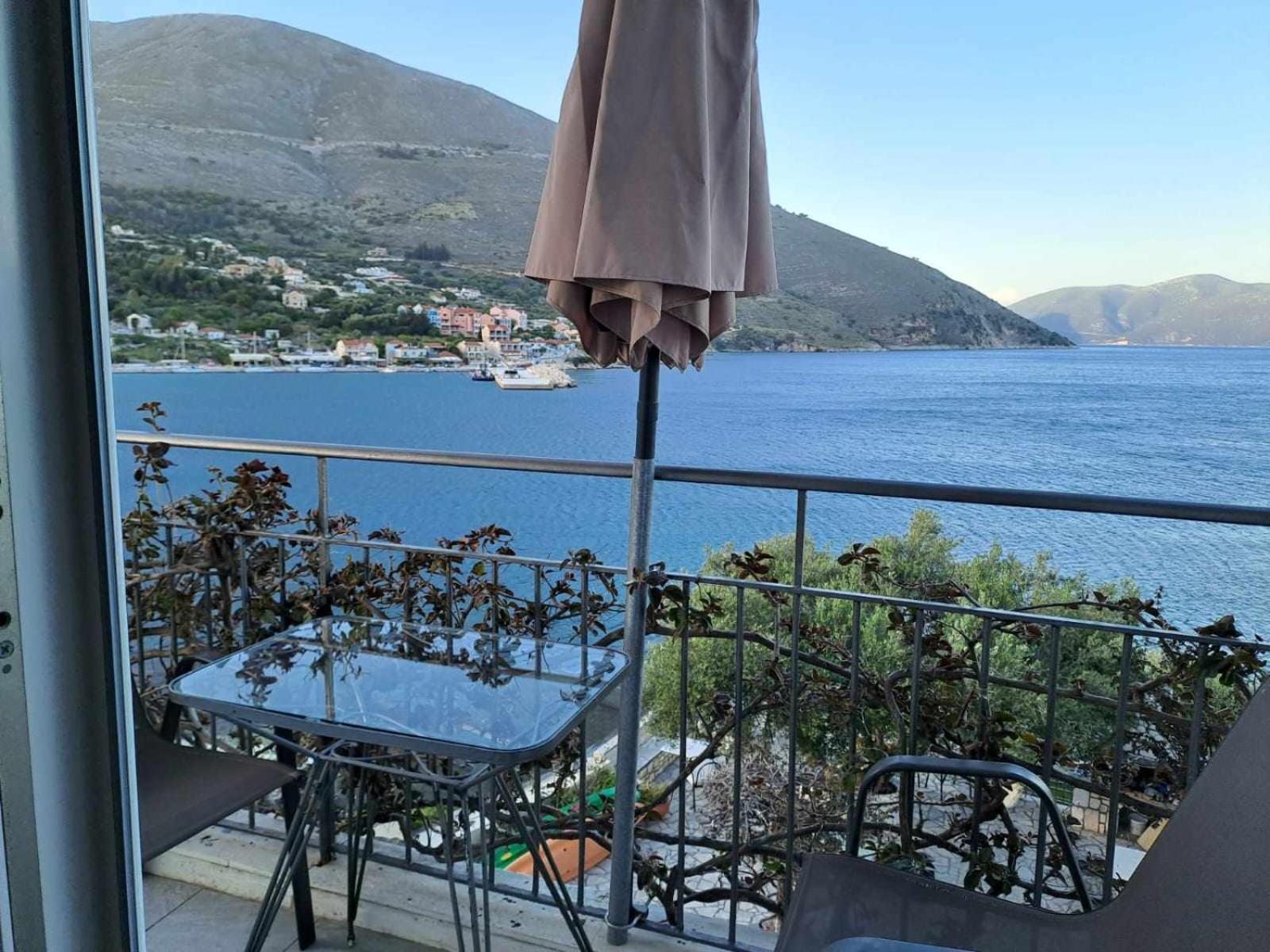 Ballas Apartments Agia Efimia Bagian luar foto