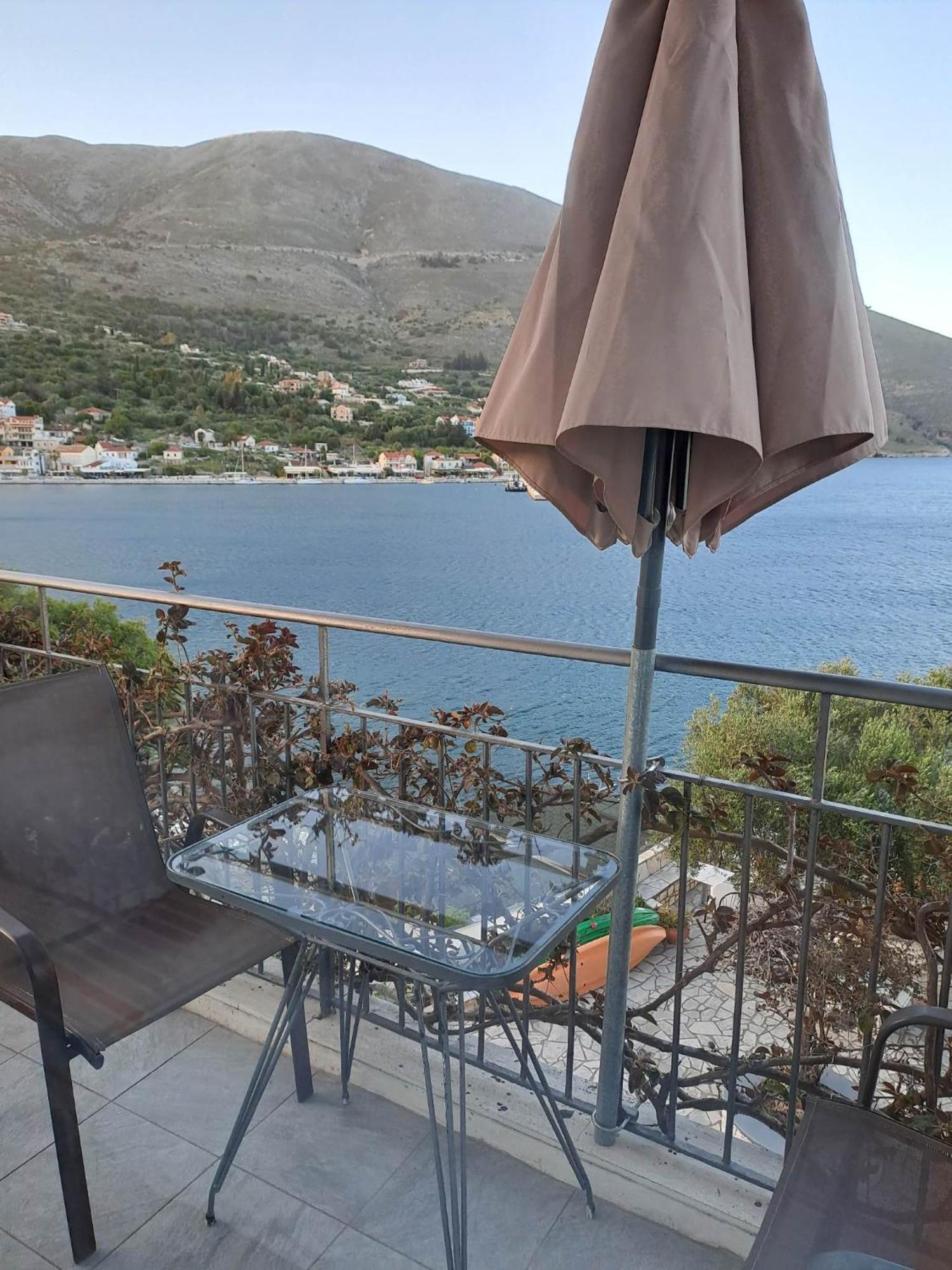 Ballas Apartments Agia Efimia Bagian luar foto