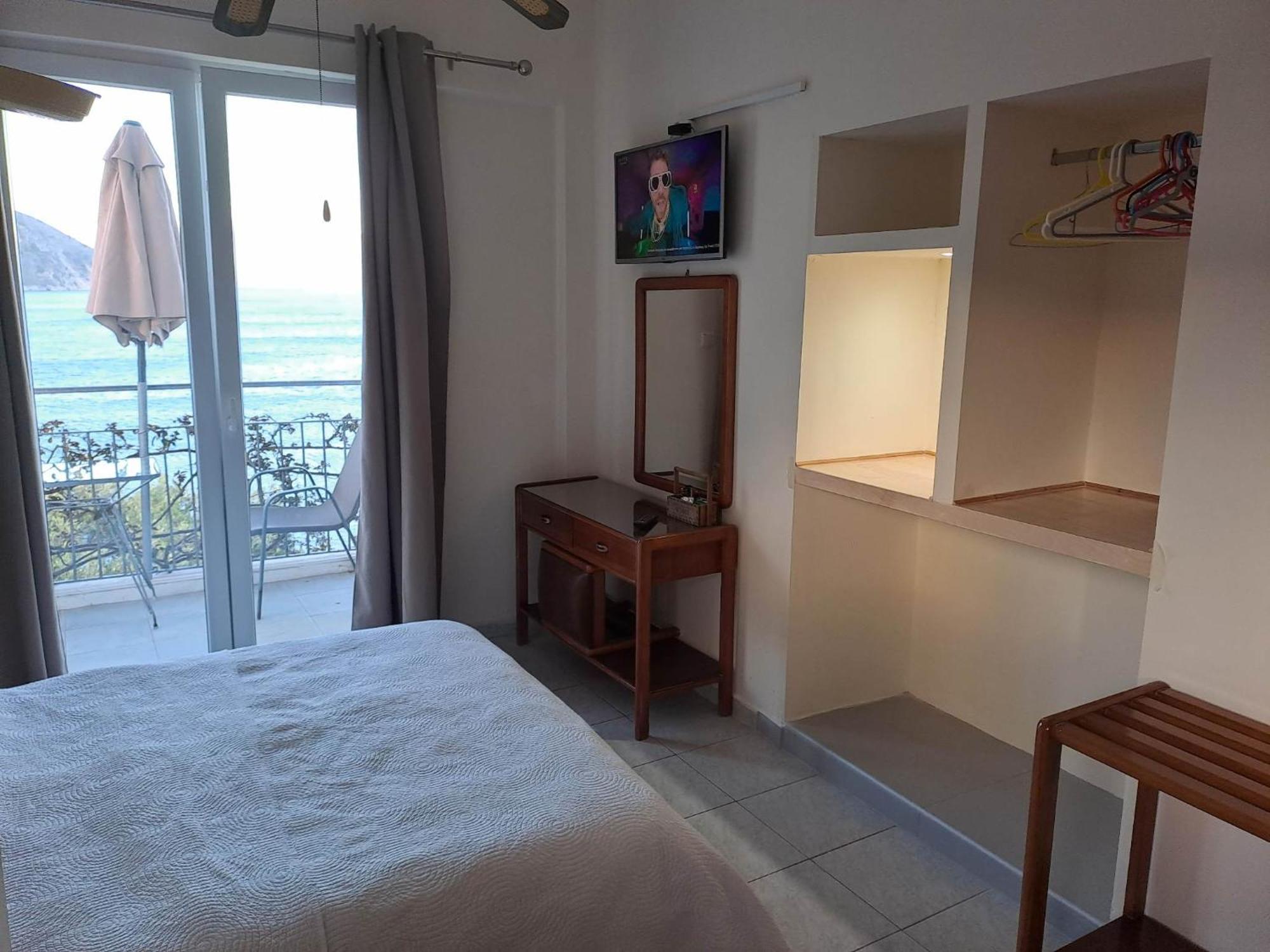 Ballas Apartments Agia Efimia Bagian luar foto