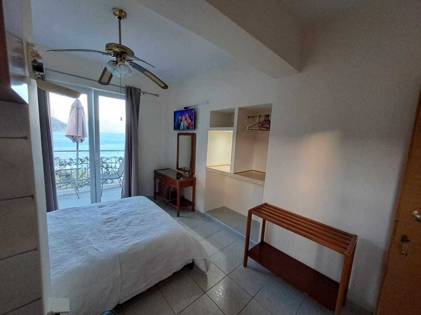 Ballas Apartments Agia Efimia Bagian luar foto