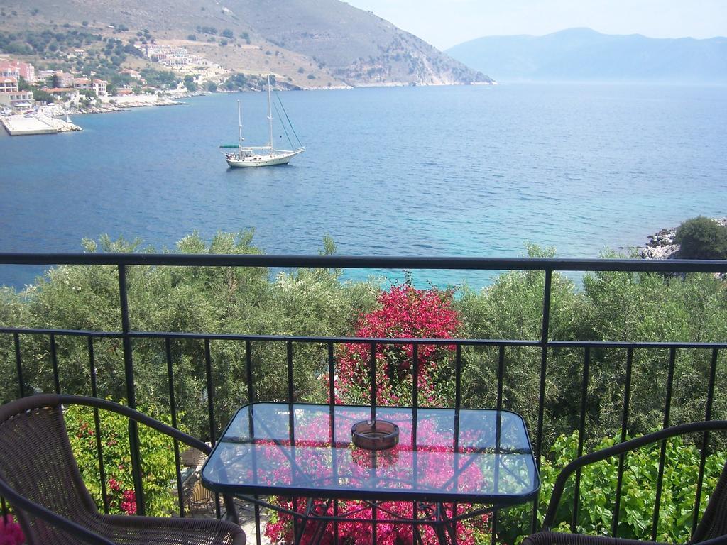 Ballas Apartments Agia Efimia Ruang foto